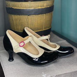Fluevog ~ Bellevues Laura Evans ~ Size 9